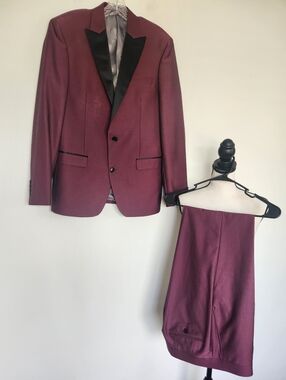 RYAN SEACREST DISTINCTION Cherry Wine Burgundy Tuxedo Suit Jacket 38R Pant 33x32